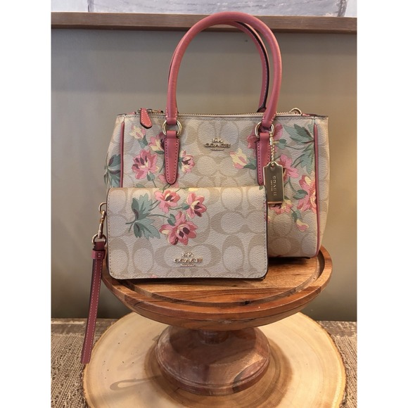 Coach Purse Mini Surrey In Sig Lily Light Khaki Pink Multi Color Floral - Picture 1 of 16